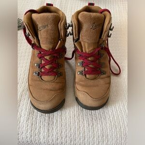 Danner Women Hiking Boots. Size 6